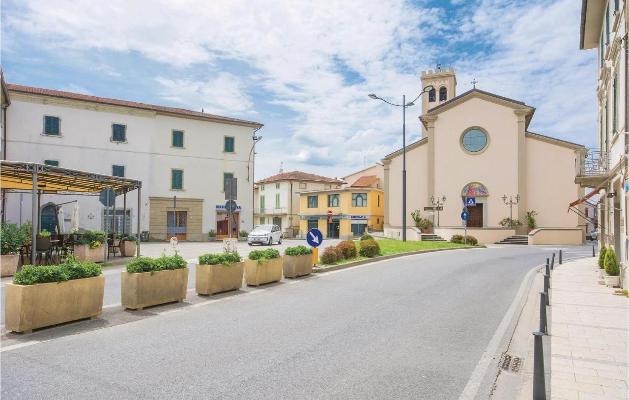 Giro Di Lombardia Apartment Larciano Luaran gambar